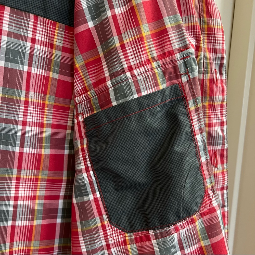 Kuhl Mens Eluxur Short Sleeve Button Down Shirt in Red Plaid, Size L - Picture 7 of 9